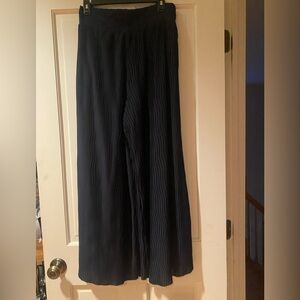 Elegant Anthropologie navy wide-leg flowing pleated pants